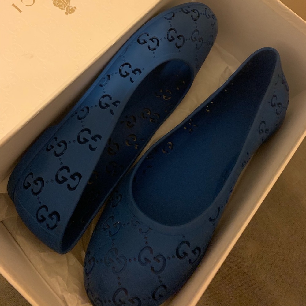 Little girl Gucci shoes 💙